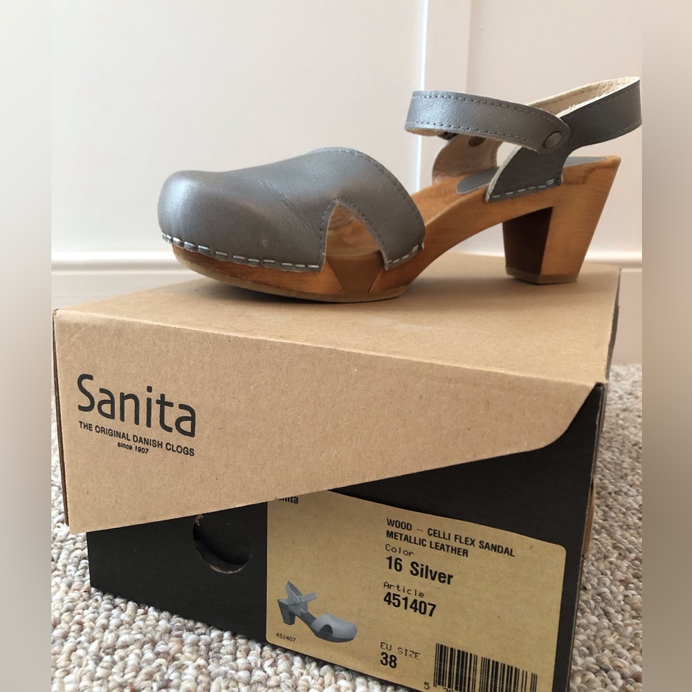 Sanita Celli Flex Sandal Metallic Silver Leather 38 (US 7.5-8)